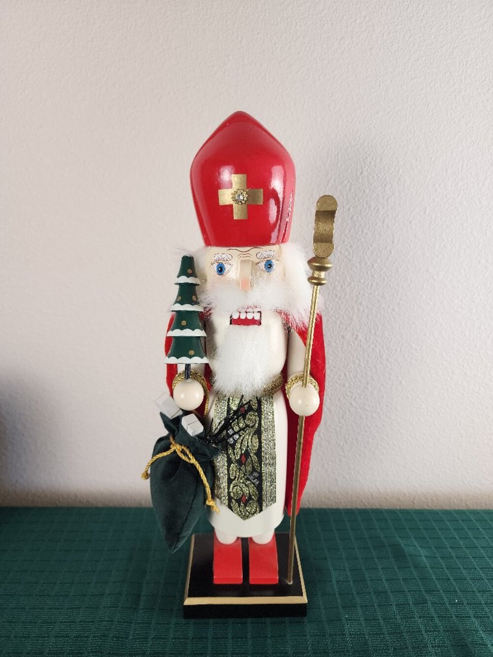 Christmas Decor - 15" Wooden Nutcracker Statue - Santa Claus / Saint Nicholas